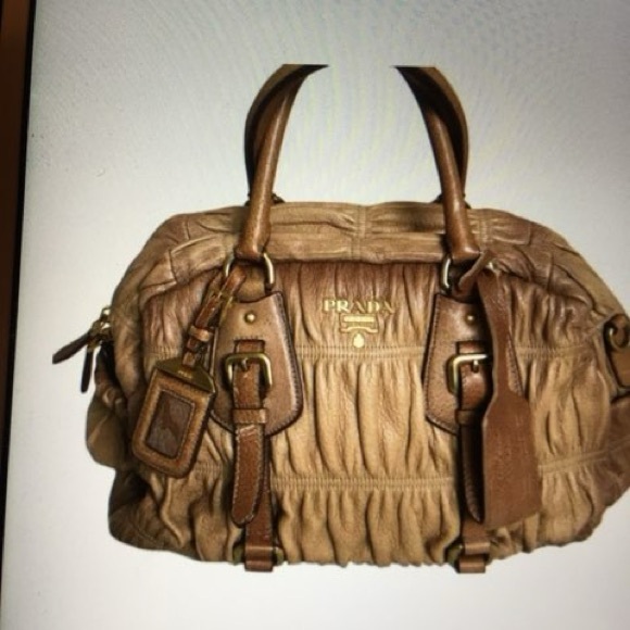 Gorgeous preowned PRADA buttery soft deerskin leather handbags/shoulder strap. - Picture 9 of 15